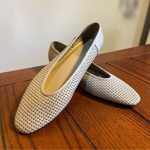 women’s ballet crochet woven flats slippers size 10 W tan beige padded insole